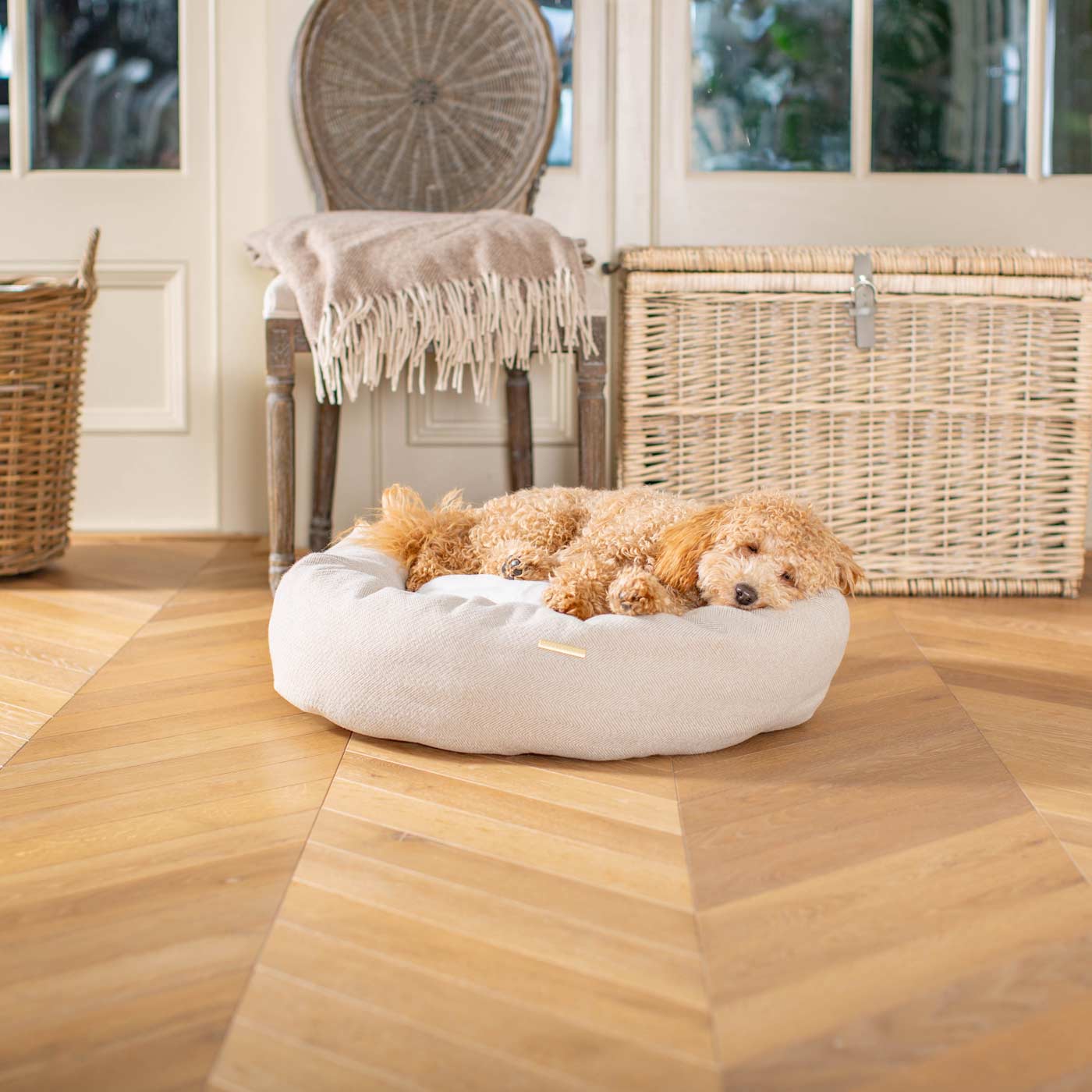 Donut Bed in Natural Herringbone Tweed by Lords & Labradors